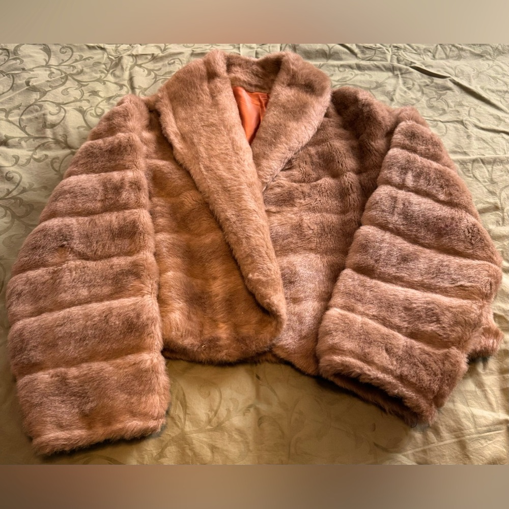 80’s Tyber Man Made Fur Short Coat. Size M